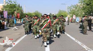رژه مقتدرانه نیروهای مسلح در روز ارتش