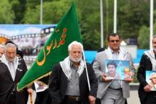 حضور پدر و تمثال شهید محمد محرابی پناه در محضر رهبری