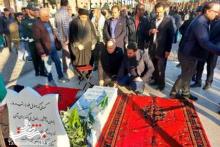 آیین مهمانی لاله‌ها و غبارروبی گلزار شهدای آران و بیدگل برگزار شد