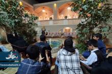 خوش و بش در سرای چراغان