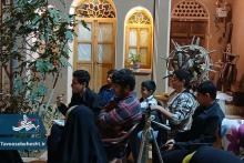 خوش و بش در سرای چراغان