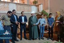 خوش و بش در سرای چراغان