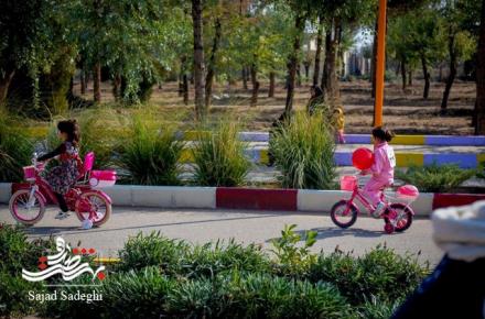 برگزاری نخستین همایش بزرگ دوچرخه سواری «پدر بزرگ و نوه ها»+گزارش تصویری