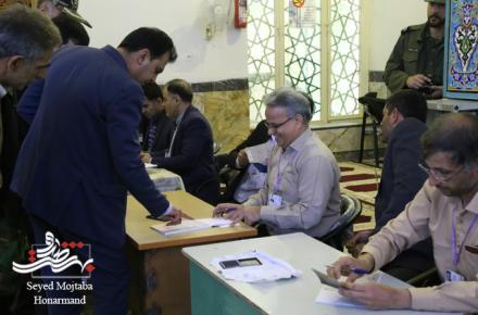 حضور پرشور مردم آران و بیدگل در انتخابات مجلس/1