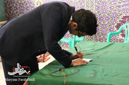 حضور مسئولین و خانواده شهدا در پای صندوق رای /2