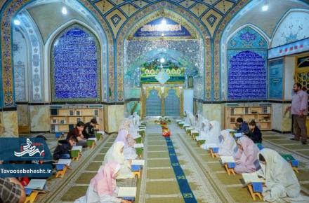 محفلی نورانی با دانش آموزان قرآنی