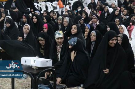 دورهمی دخترانه در باغ علوی