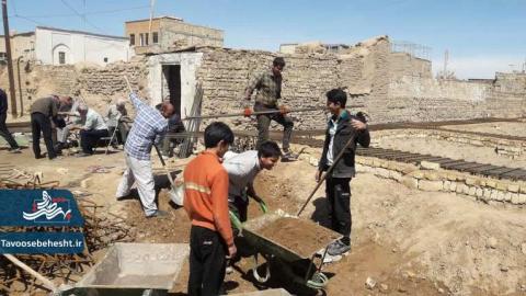 ما زیر سایه "حضرت مادر" بزرگ شدیم