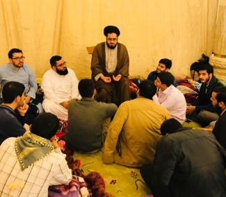 اعتکاف دانش آموختگان دانشگاه در مسجد مقدس کوفه