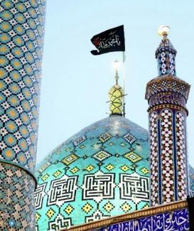 اهتزاز پرچم عزای علوی، بر فراز گنبد اولین سفیر فاطمی