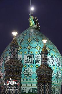 سیاه پوش شدن گنبد فیروزه ای حضرت محمدهلال(ع)