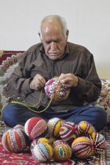 ثبت هنر «گوی‌بافی» نوش‌آباد در فهرست میراث‌فرهنگی ناملموس کشور