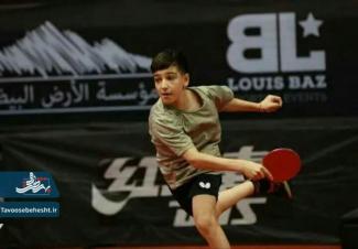 وقت نگاه کردن به موبایل را ندارم