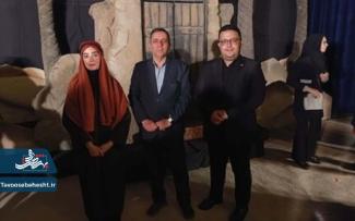 تقدیر از هنرنمایی دانشجوی دانشگاه در نمایش "بانوی بی نشان" 