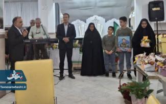 با حضور خانواده معظم شهدا؛  از معلمان دبیرستان نمونه دولتی برادران شهید جندقیان تجلیل شد